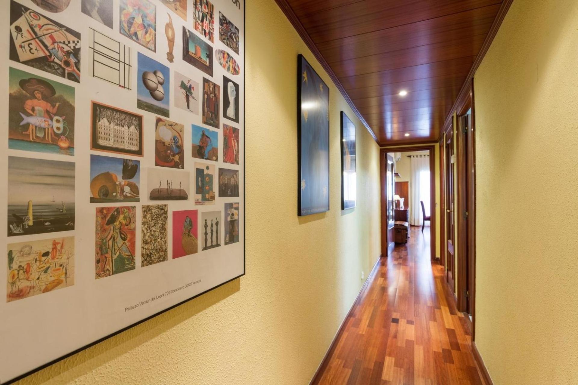 Apartment Fuer 5 Personen Ca 75 Qm In Barcelona-sants-montjuic, Costa Brava Costa Del Maresme