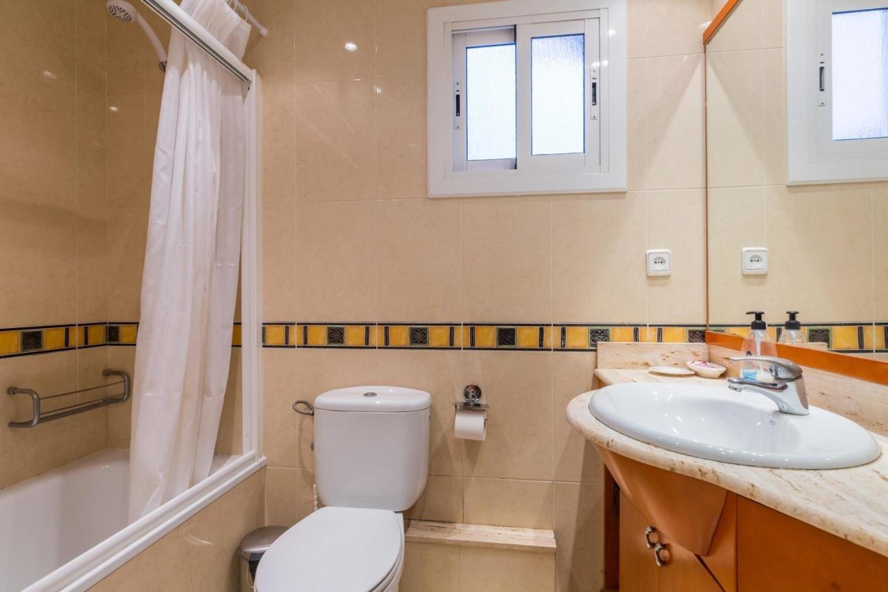 Fuer 5 Personen Ca 75 Qm In Barcelona-sants-montjuic, Costa Brava Costa Del Maresme Apartment Barcelona